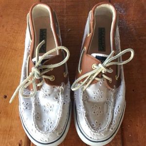 Eyelet Sperry boat shoes